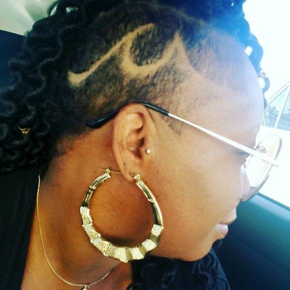 Meet your Posher, Tori - Picture 1 of 1